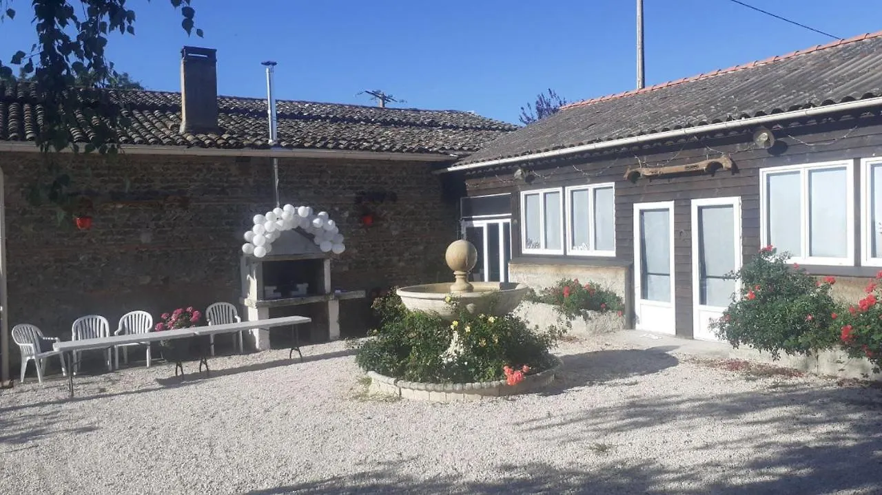 La Ferme D'Odette Gite Et Salle De Reception Poucharramet France